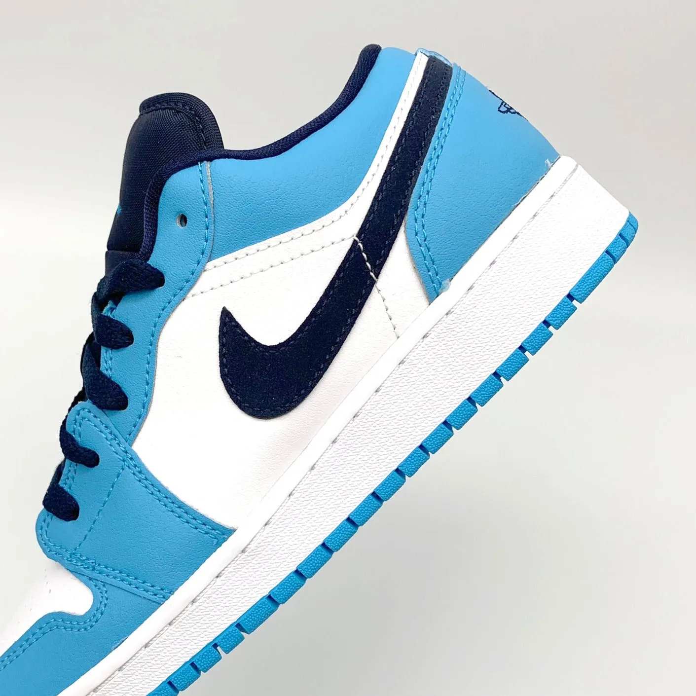 Jordan 1 Low UNC