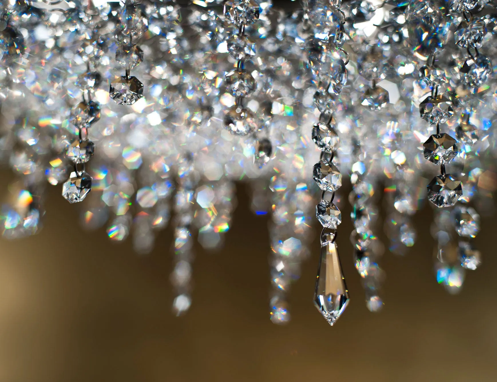 MANOOI Crystal Chandelier - ICEBERG